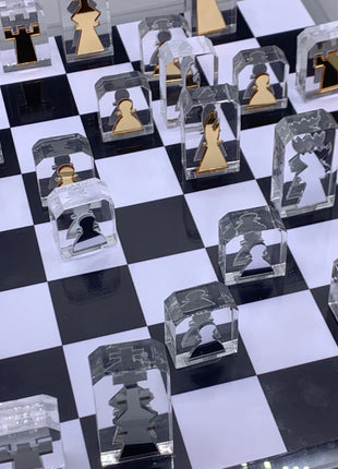 Zee Designs Plexiglass Contemporary Masterpiece Chess Set