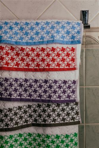 j-linens-stars-beige-bath-towel-copy