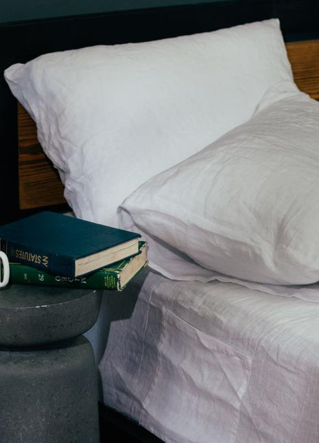 J Linens White Linen Fitted Sheet Set