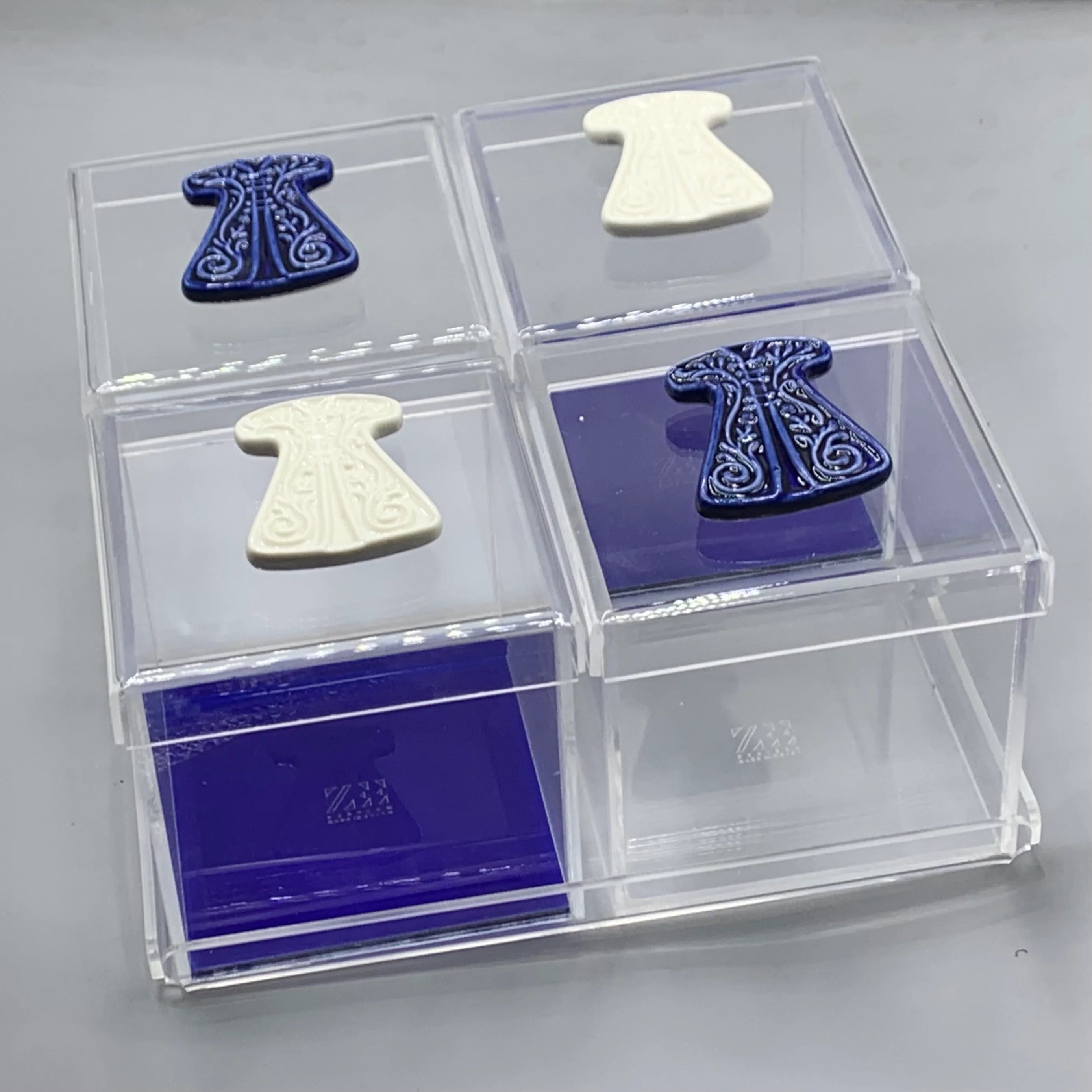 Zee Designs Plexi Glass Porcelain Kaftan Box