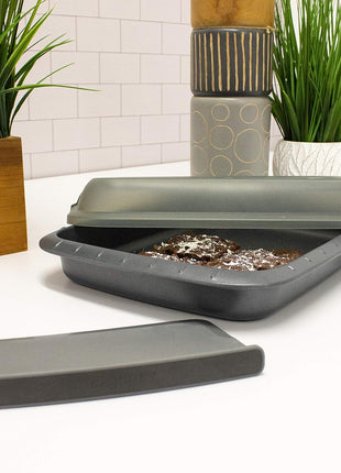 BergHoff Leo Covered Cake Pan with Slicer