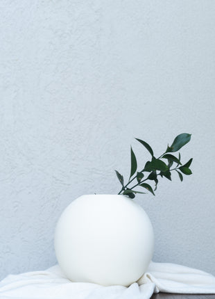 Pine Artful Curve Vase