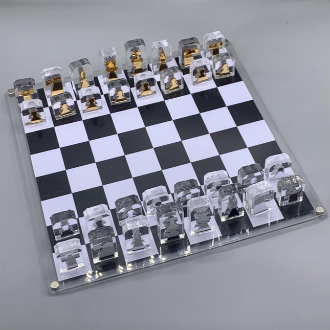 zee-designs-plexiglass-contemporary-masterpiece-chess-set