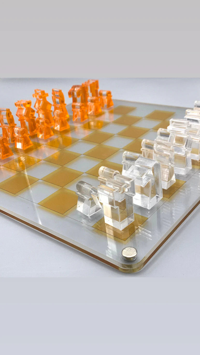 Zee Designs Plexiglass Classic with a Twist Chess Set