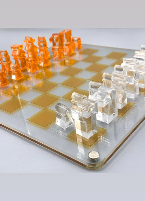Zee Designs Plexiglass Classic with a Twist Chess Set