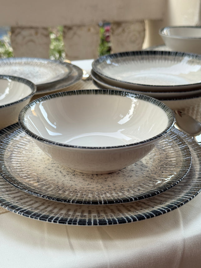 Tulu Lara 24 PCS Dinnerware Set