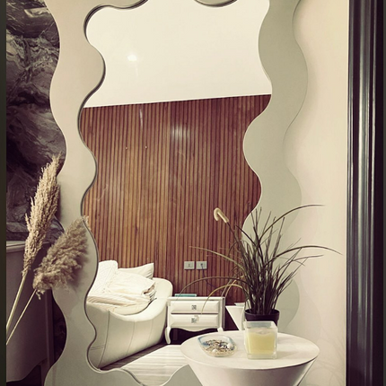 Humain By mz Squiggly Mirror