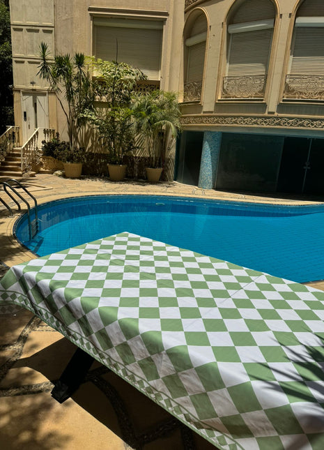 Mantile Light Green Checkered Tablecloth.