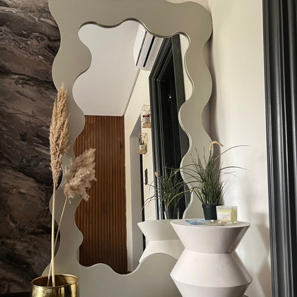 Humain By mz Squiggly Mirror