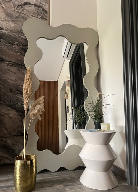 Humain By mz Squiggly Mirror