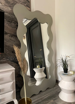 Humain By mz Squiggly Mirror