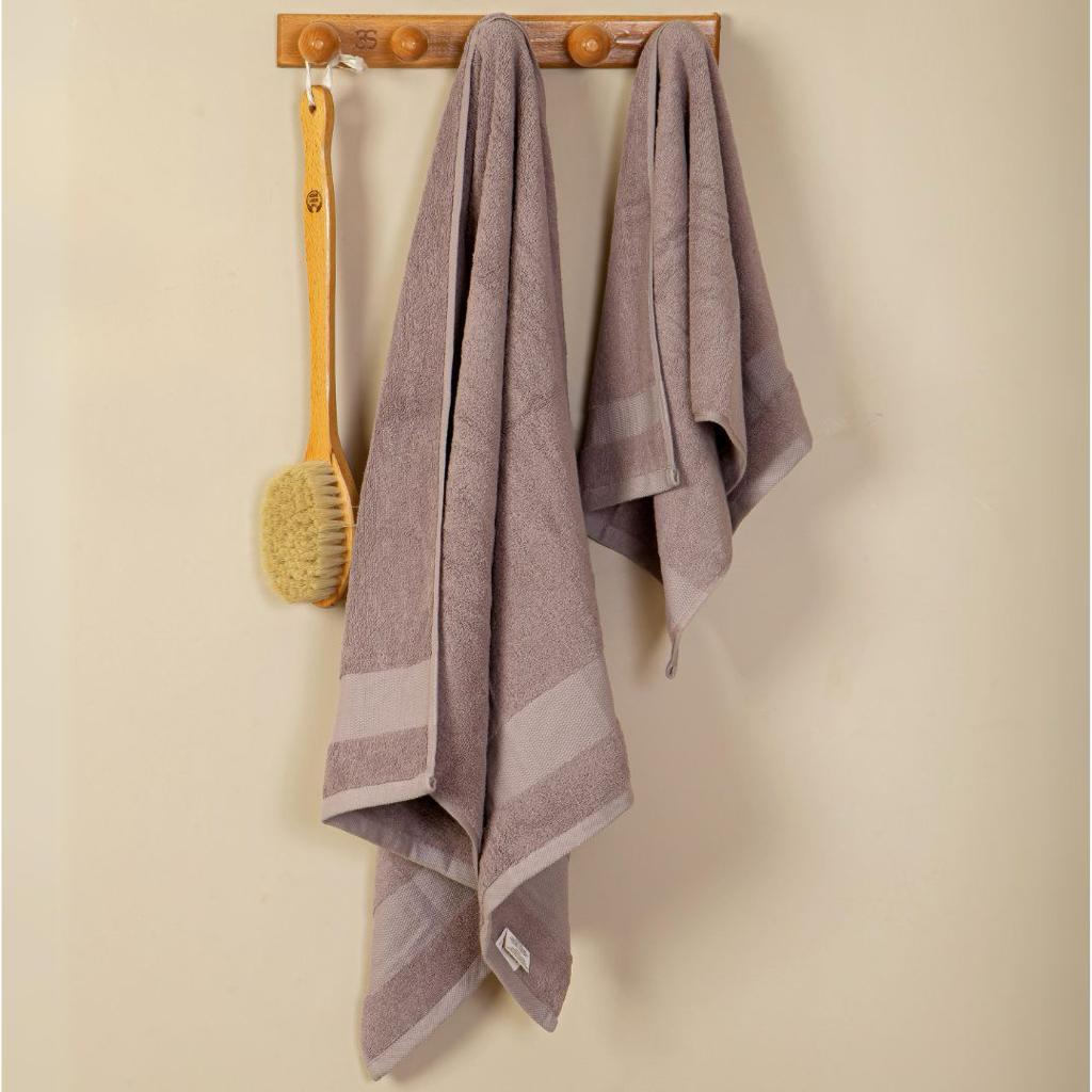 J Linens Original Towel Set