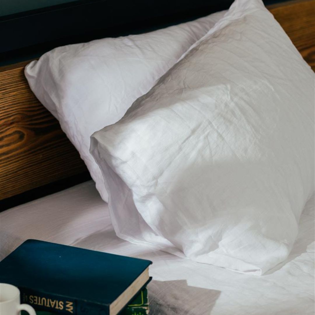 J Linens White Linen Fitted Sheet Set