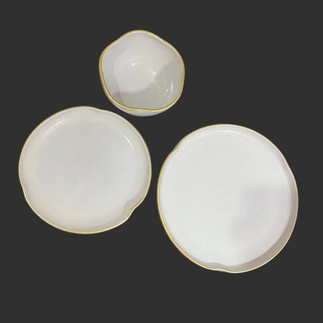 pottery-off-white-set-with-gold-rim