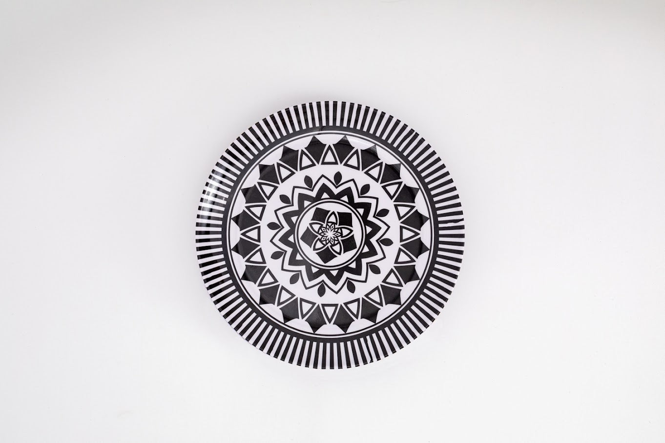 Bright Designs Melamine Dinner Plate 6 Pieces (D 26cm) Black & White