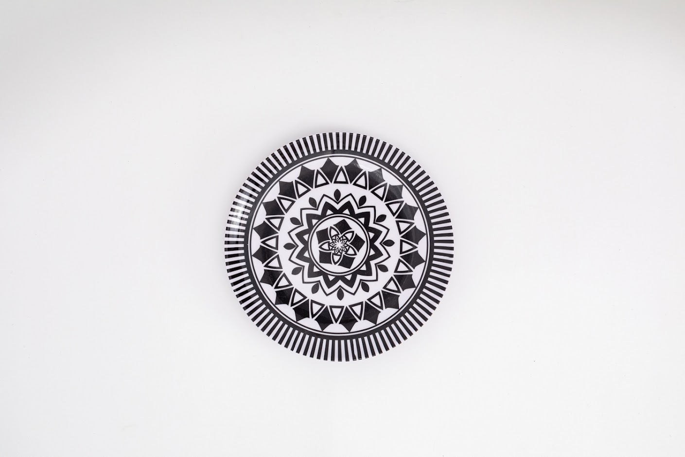 Bright Designs Melamine Dinner Plate  6 Pieces (D 22cm) Black & White